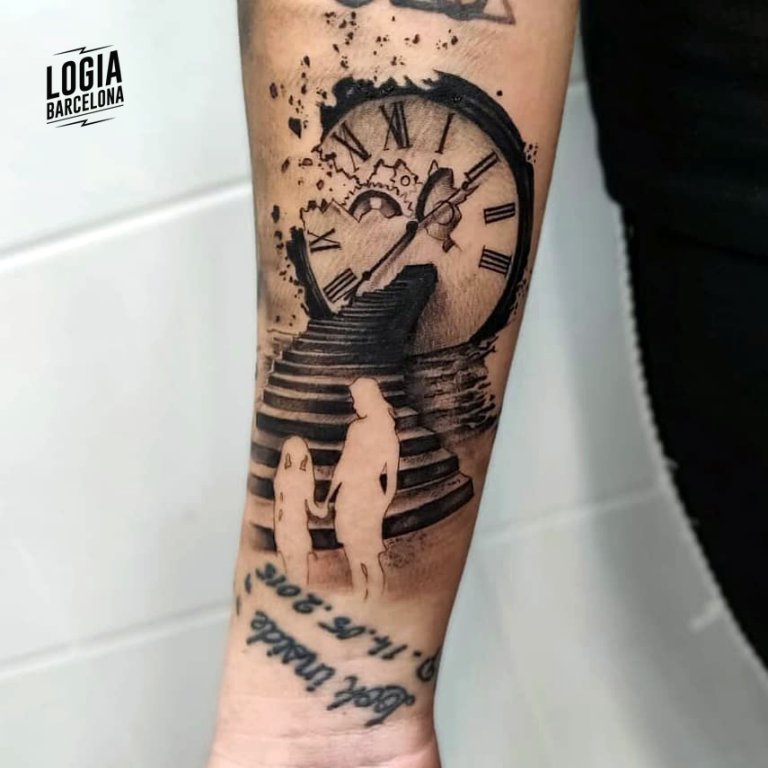 Tatuajes números romanos Logia Tattoo Barcelona