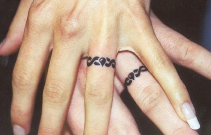 tatuajes anillos en parejas