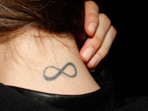 tatuaje símbolo infinito