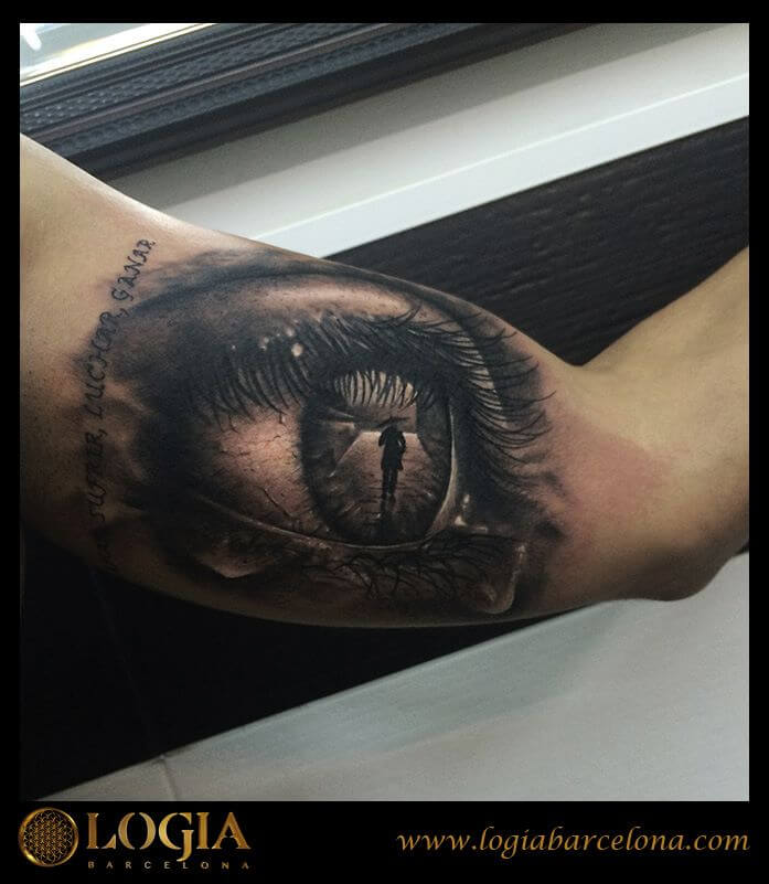 Tatuajes de best sale ojos y relojes