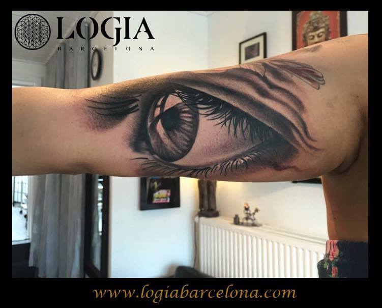 Eye & Heart | Eye tattoo, Body tattoos, Body art tattoos