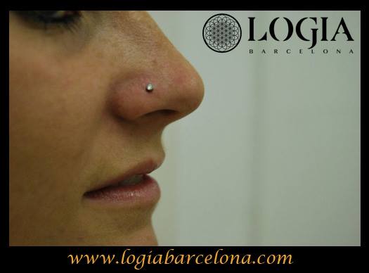 piercing en la nariz Logia Barcelona