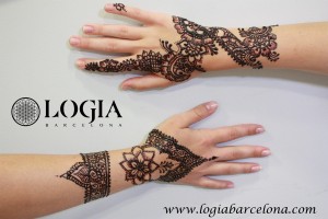 tattoo henna hands