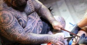 tatuadores-polinesios-20121