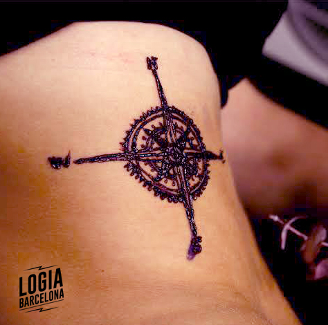 tatuatge rosa dels vents Logia Barcelona