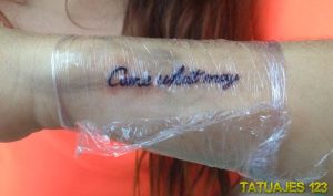 curar un tatuaje