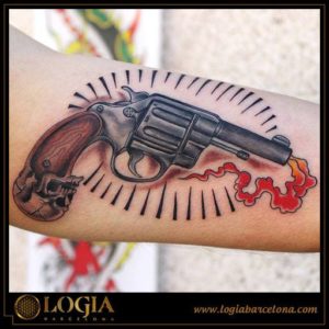 tatuajes de pistolas