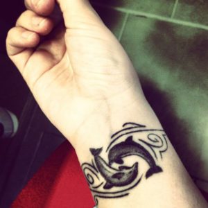 tattoo yin yang delfines