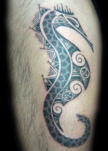 tatuaje caballitos de mar pantorrillas