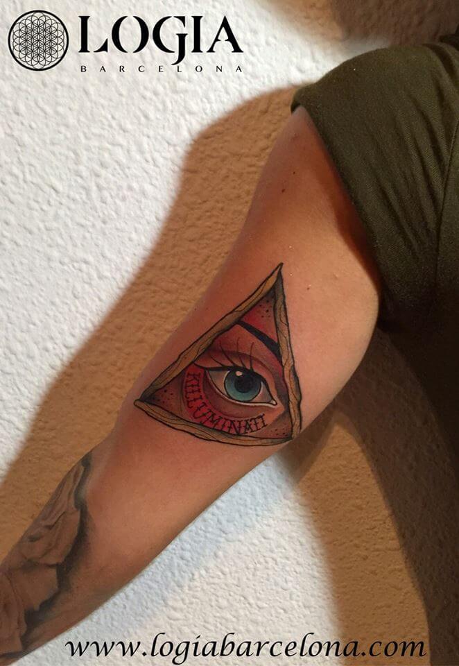 ojo illuminati tattoo