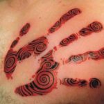 Tatuajes de huellas de manos