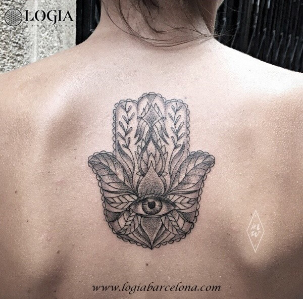 tattoo mano de fatima espalda logia barcelona