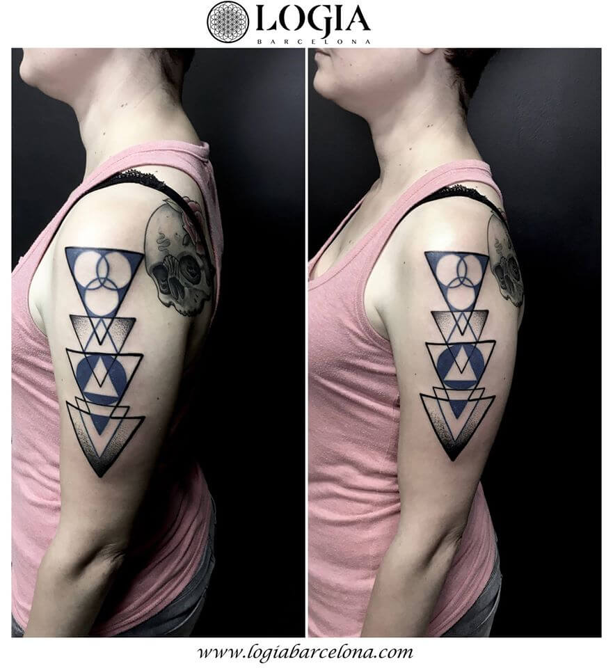 tatuaje triangulos en el brazo logia barcelona