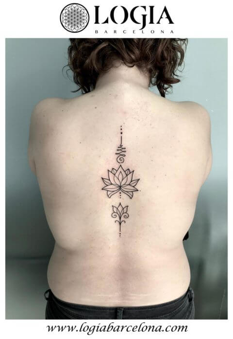 La flor de Loto, un tatuaje minimalista