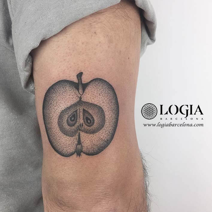 tatuaje codo manzana logiabarcelona ana godoy