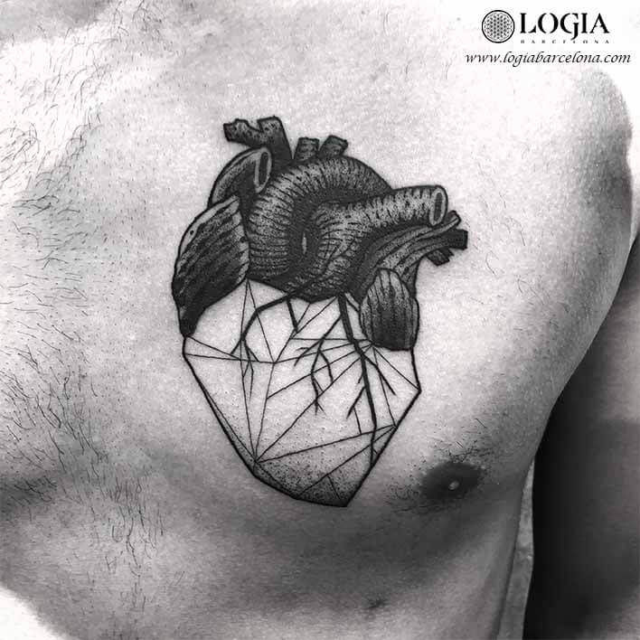 tatuajes cerca del corazon 