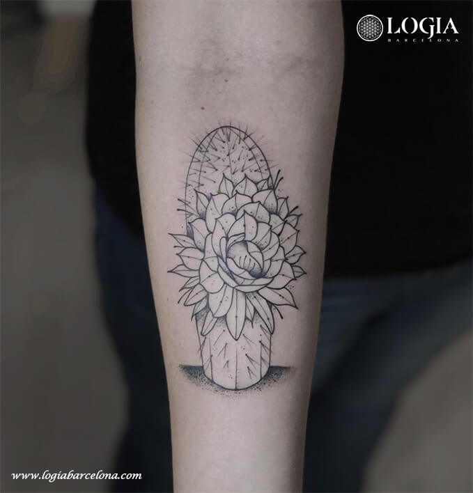 tatuaje Cactus brazo Logia Barcelona Fher Val