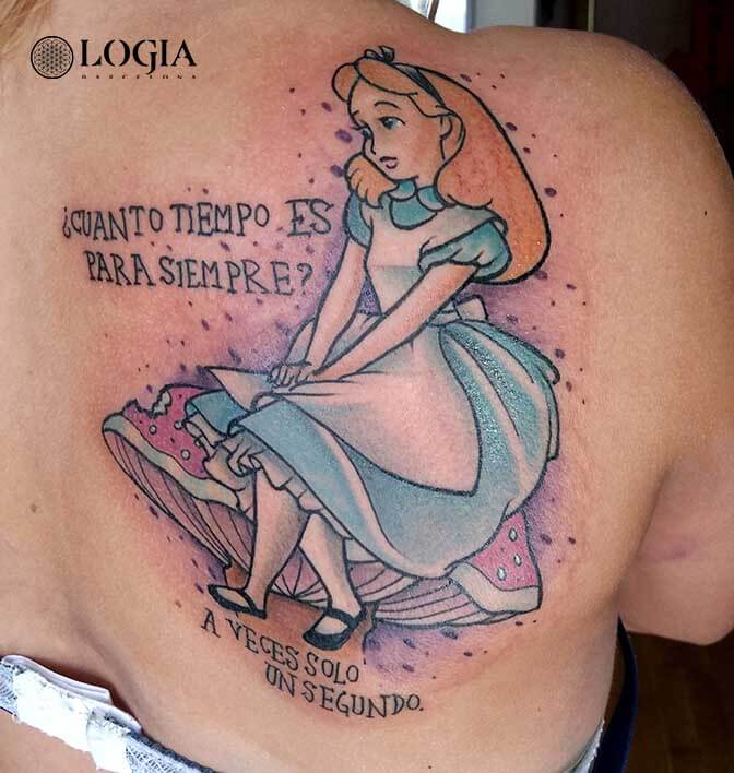 tatuaje alicia en el pais de las maravillas