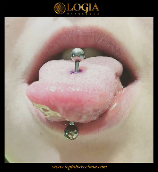 piercing lengua logia tattoo andrea