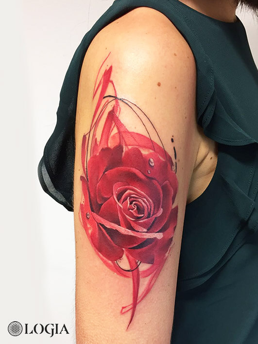 tatuaje hombro rosa roja logia barcelonalello sannino