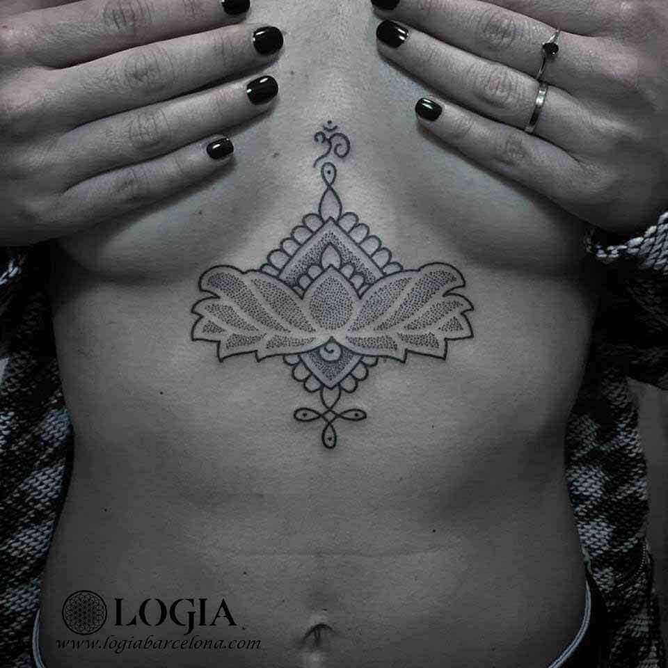 tatuaje pecho mandala ornamental-logia barcelona willian spindola