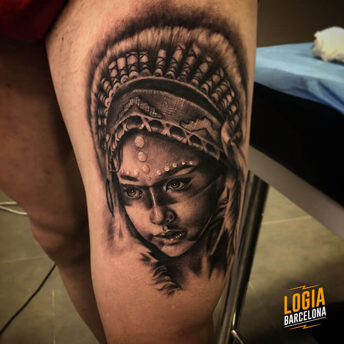 Tatuaje brazo india logia barcelona Curro Lopez