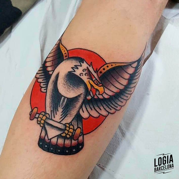 tatuaje aguila brazo logia barcelona julio herrero