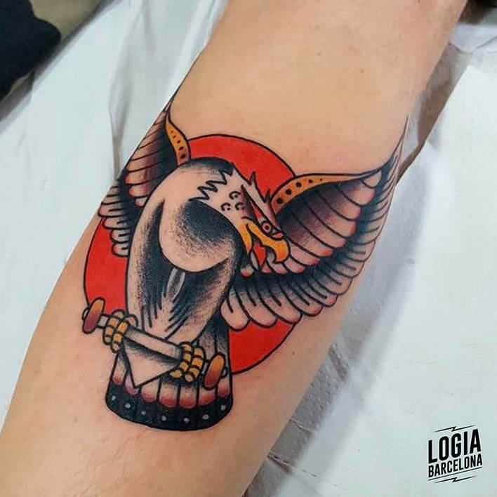 tatuaje aguila antebrazo julio herrero