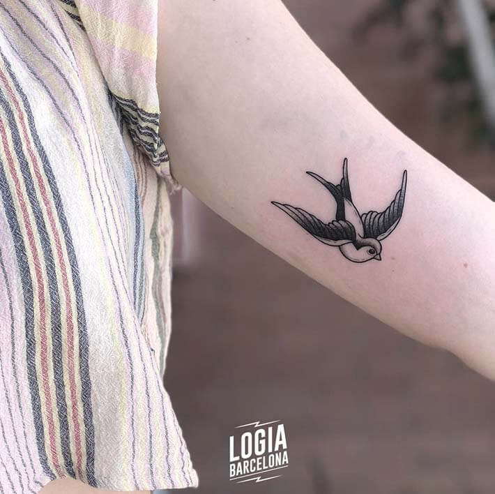 tatuaje antebrazo golondrina ferran torre 