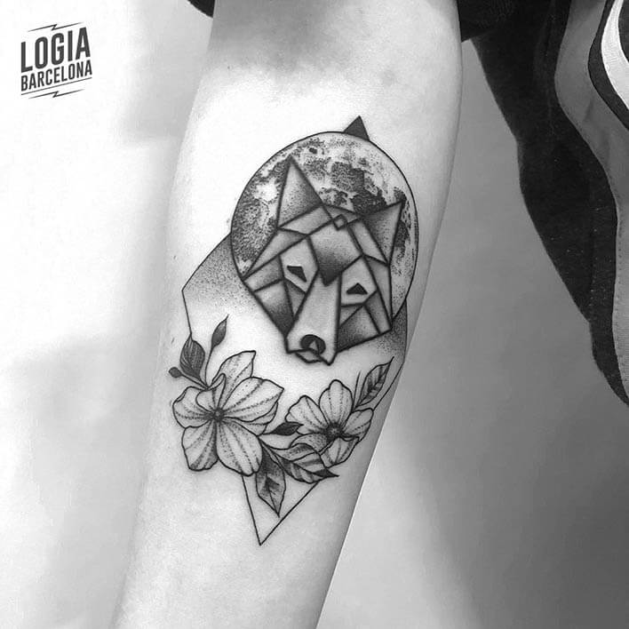 tatuaje antebrazo lobo ferran torre