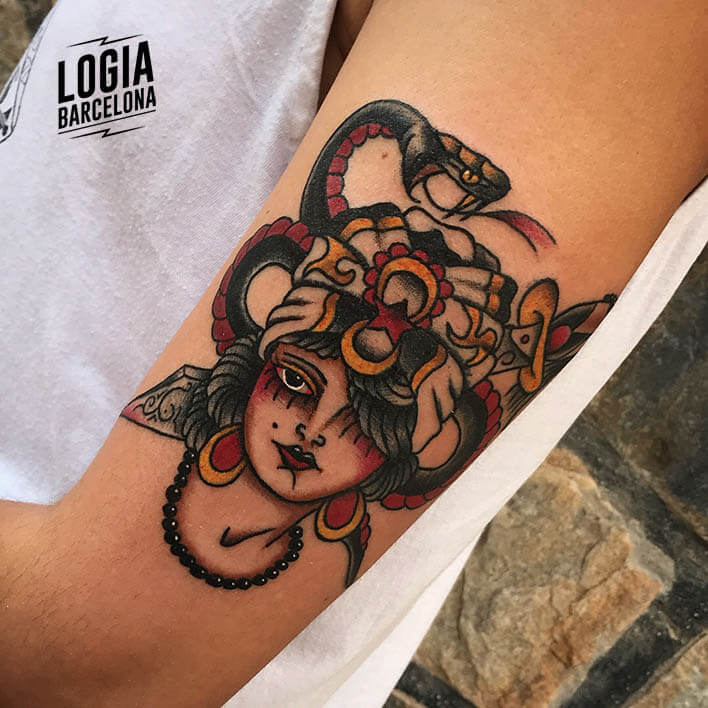 tatuaje antebrazo medusa fran ruina