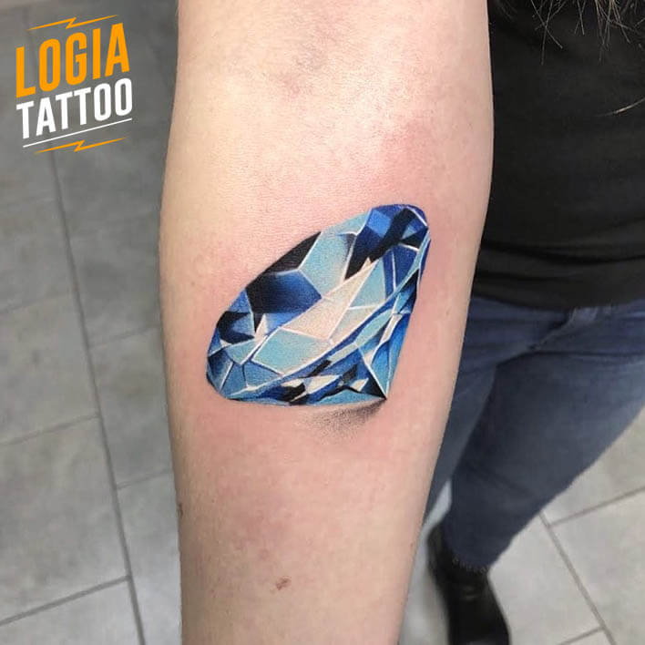 tatuaje de diamante azul Logia Barcelona
