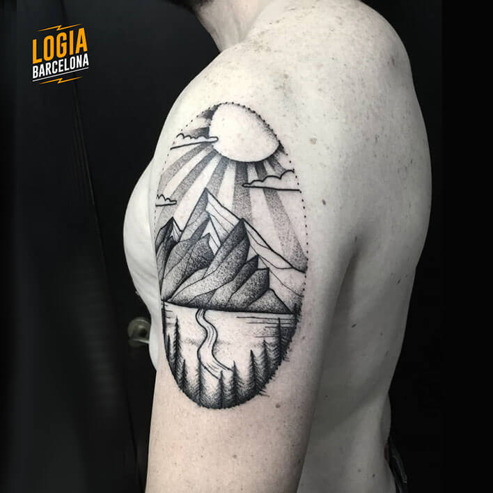 tatuaje montaña logia barcelona julio herrero