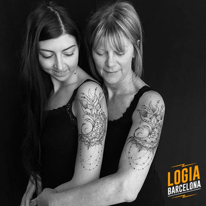 tatuajes iguales para amigas madre hija familia logia barcelona