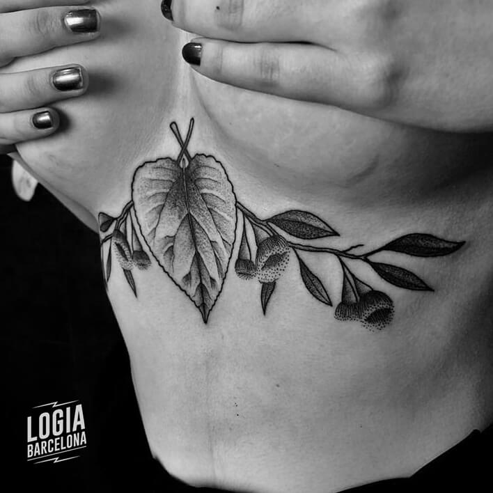 tatuaje underboobs hojas ferran torre logia barcelona