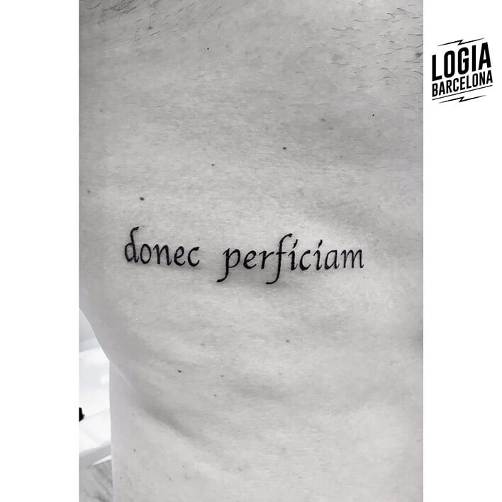 tatuaje frase lettering donec perficiam logia barcelona