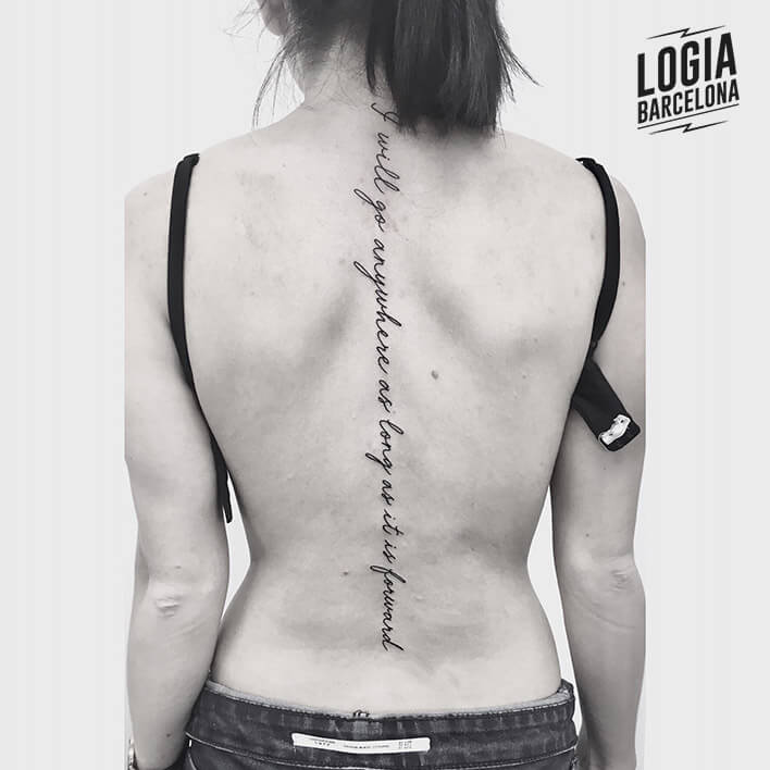 Featured image of post Tatuajes En La Espalda Para Mujer Letras Como imaginar s hay miles de dise os posibles para el tatuaje de una mujer