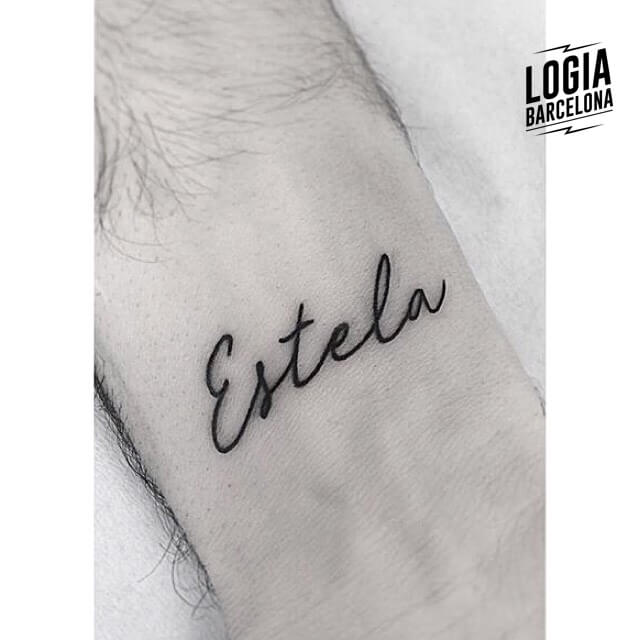 tatuaje lettering nombre en la muñeca moskid logia barcelona