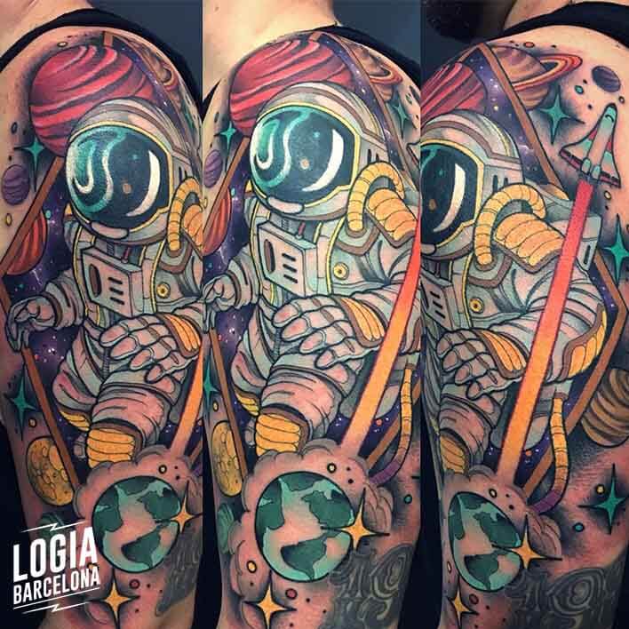tatuaje_brazo_astronauta_felipe_videira_logia_barcelona