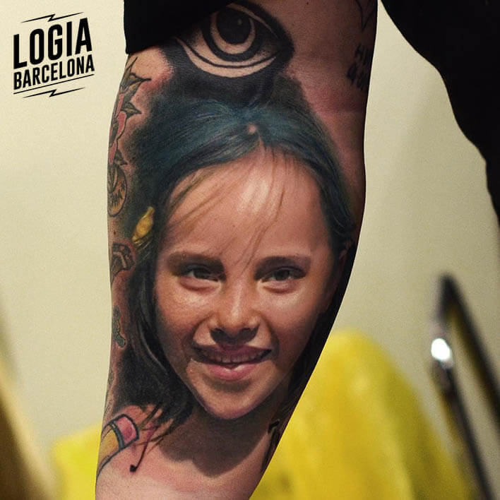 tatuaje cara niña tatuador karol rybakowski