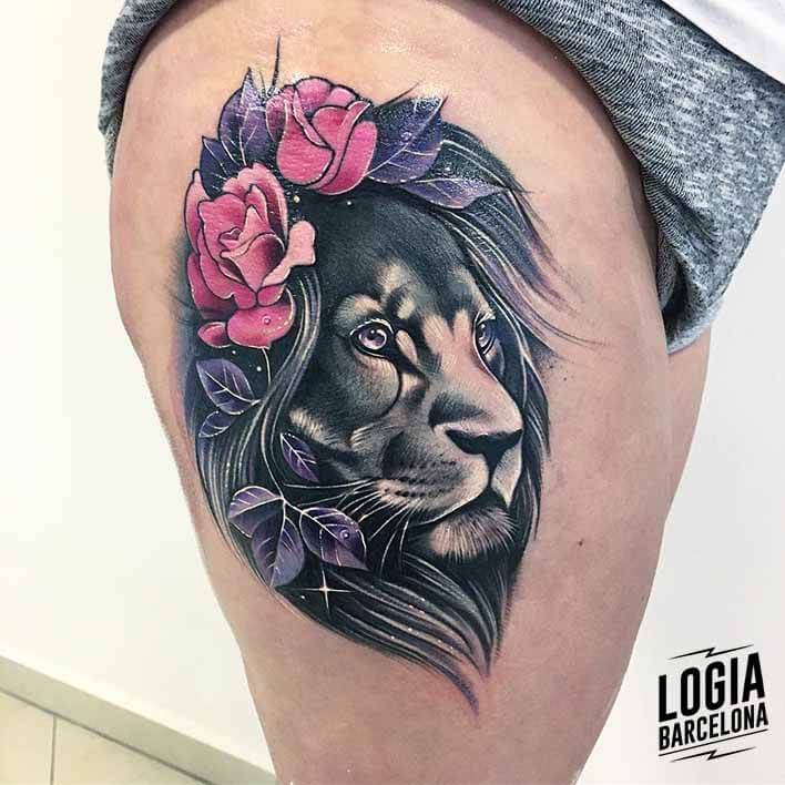 tatuaje leon en el muslo Logia Barcelona tatuadora Nastia