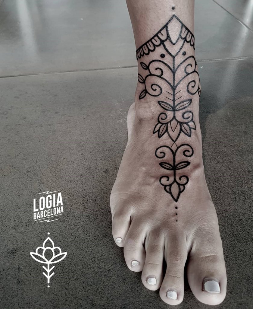 Tatuaje unalome pie Logia Barcelona