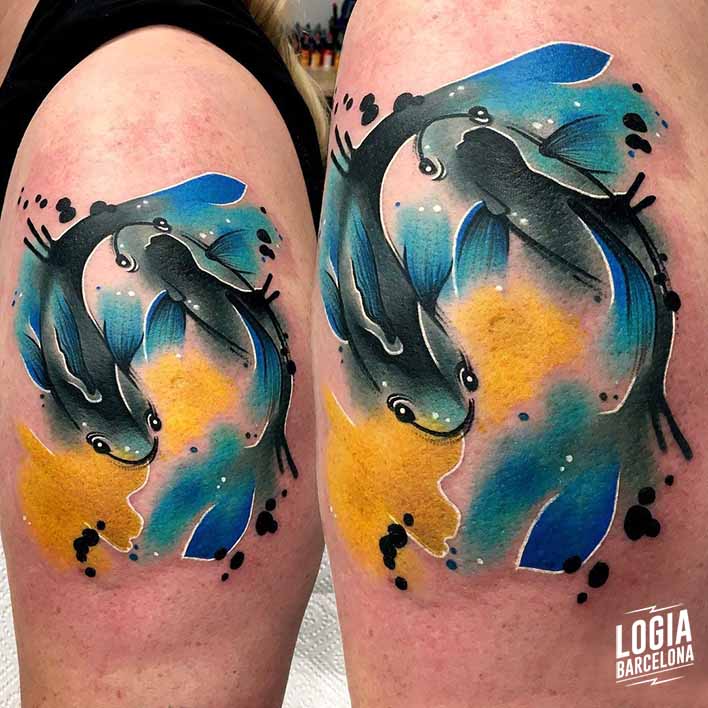 Tatuaje carpas piscis watercolor brazo Monika Ochman Logia Barcelona