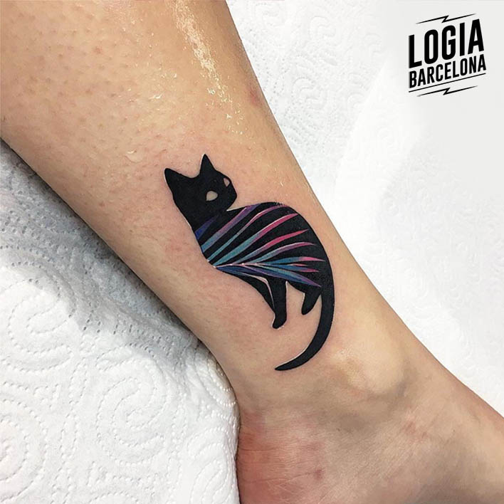 tatuaje de silueta de gato Logia Barcelona