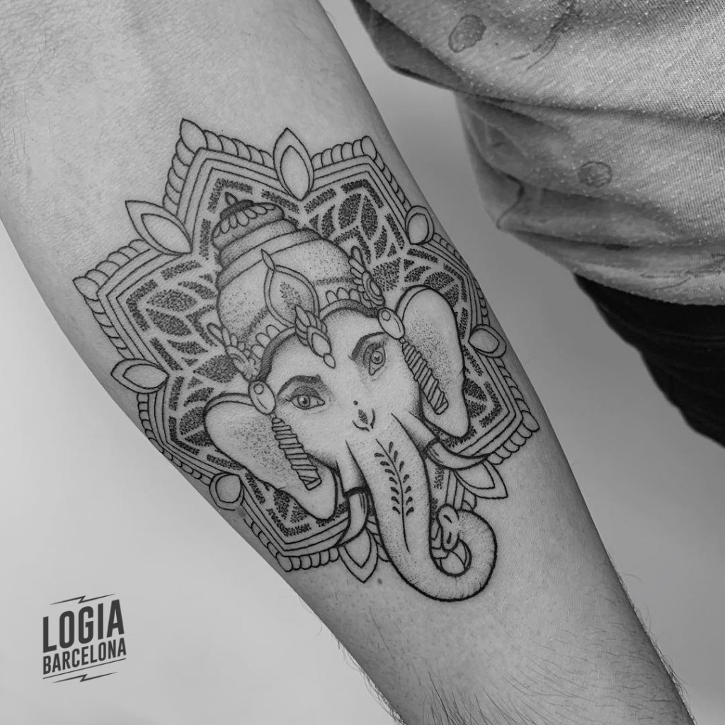 Tatuaje Ganesha Mandala Ferran Torre Logia Barcelona
