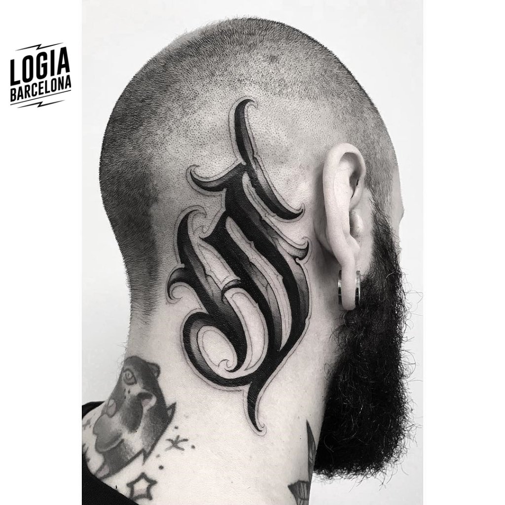 tatuaje inicial lettering cabeza moskid logia barcelona