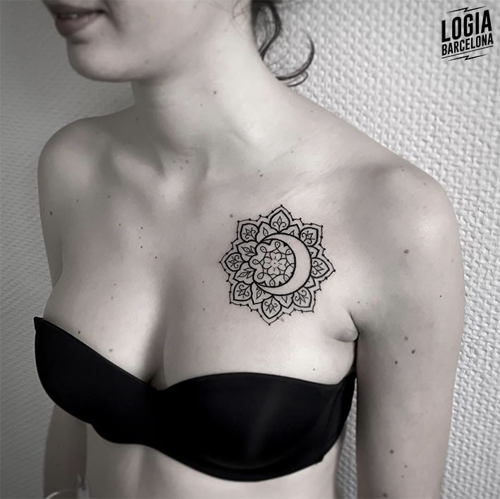 Tatuaje cerca del corazon Mandala Logia Barcelona