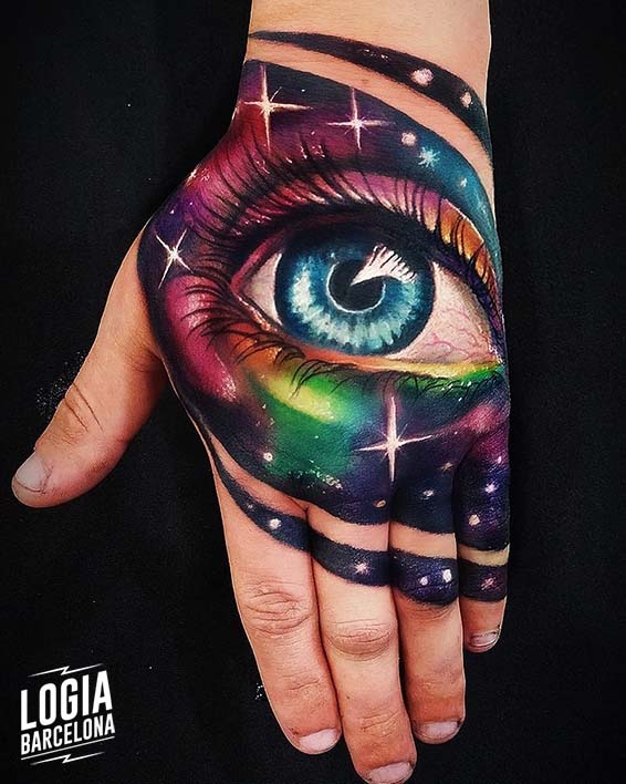 tatuaje del ojo y universo