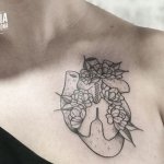 Tatuajes cerca del corazón