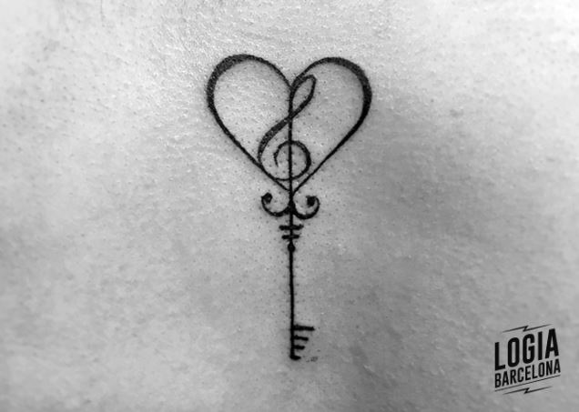 clave de sol tatuaje llave corazon walk in Logia Barcelona